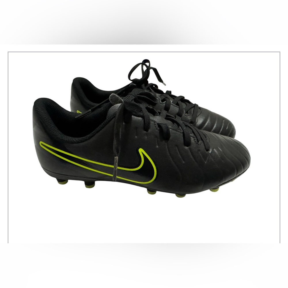 Nike Big Boy Black Cleats with Neon Green Swoosh Size:4Y